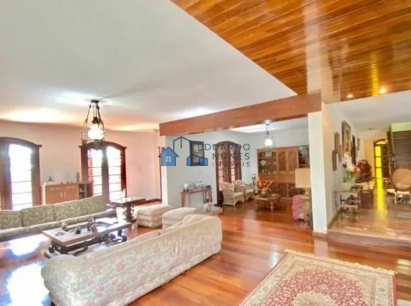 Imagem EXCELENTE CASA NO MANGABEIRAS COM 05 QUARTOS,02 SUÍTES E 04 VAGAS.