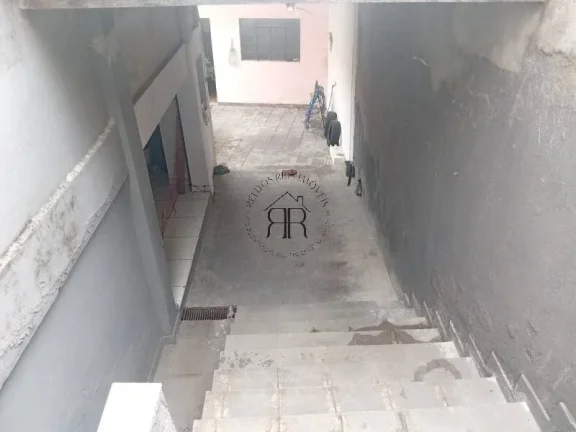 Imagem Casa à venda no bairro Jardim Egle
Imóvel amplo, ideal para moradia ou investimento, com terreno g...