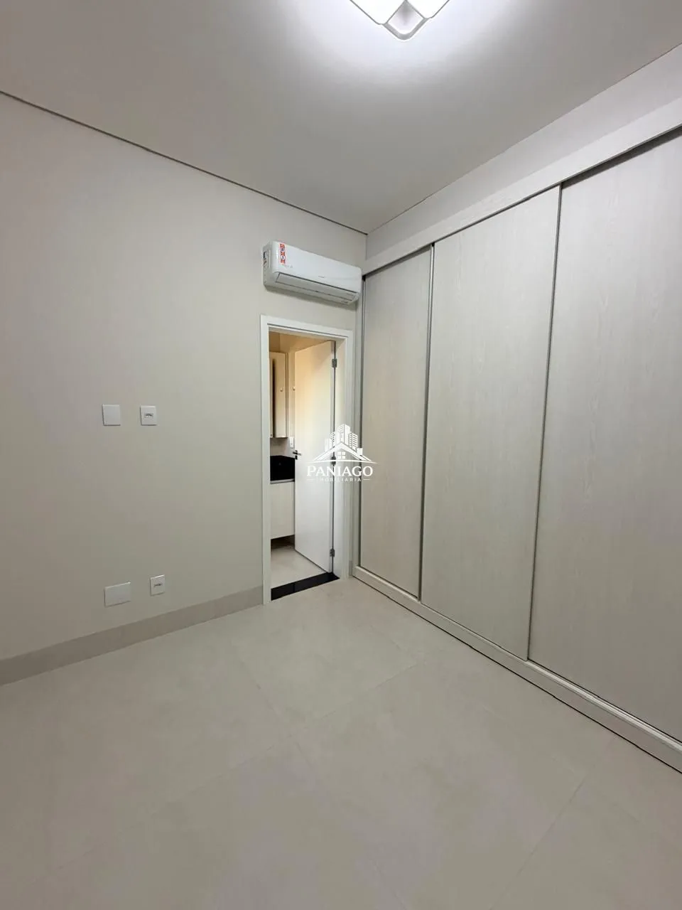 Imagem Casa Nova com 3 Suítes e Piscina à Venda no Condomínio Brisas