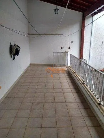 Imagem Casa com 4 dormitórios à venda, 240 m² por R$ 952.000,00 - Jardim Santa Clara - Guarulhos/SP