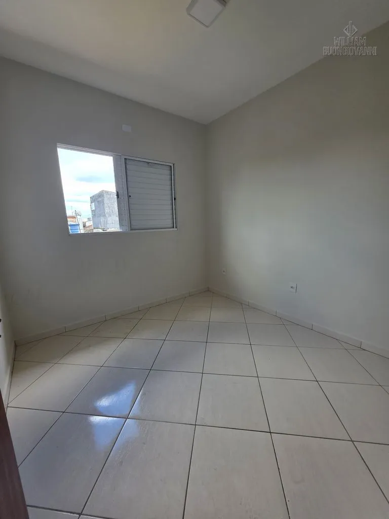 Imagem Casa Reformada em Condomínio - 1 Dorm, 1 Vaga, 1,4 km da Praia