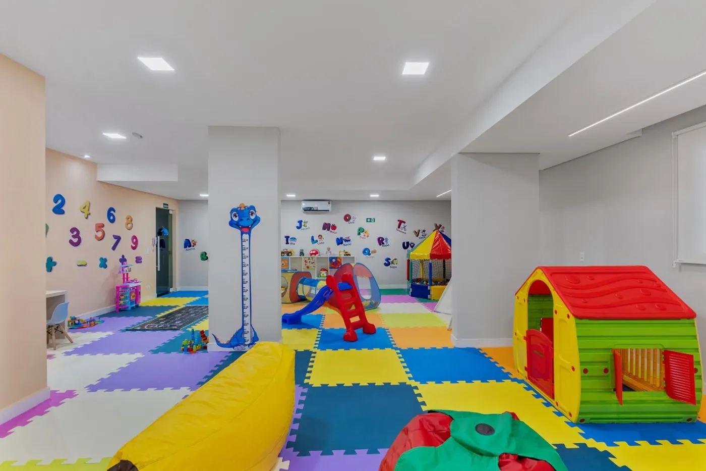 Imagem Apartamento para Venda em Praia Grande, Ocian, 2 dormitórios, 1 suíte, 1 banheiro, 1 vaga