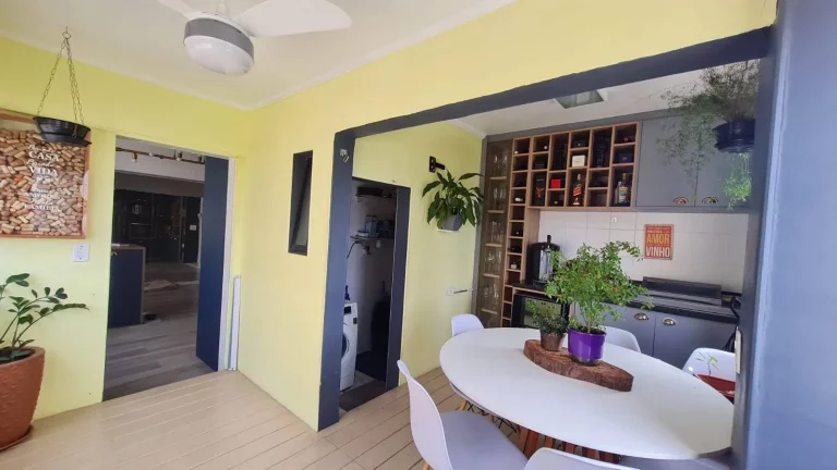 Imagem Excelente Apartamento Vista Mar e garagem fechada na Ponta da Praia!