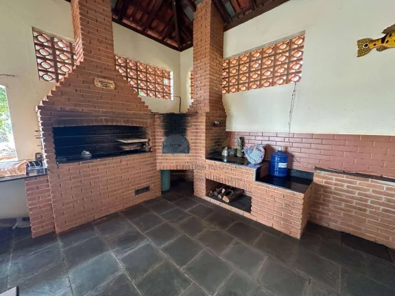 Imagem Chácara com 4 dormitórios à venda, 16100 m² por R$ 850.000,00 - Bairro Guarapó - Tatuí/SP