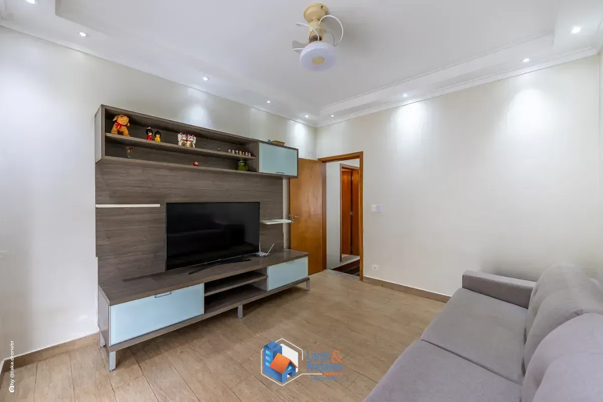 Imagem Casa para venda em Interlagos com 3 quartos, sendo 1 suíte, 379m²