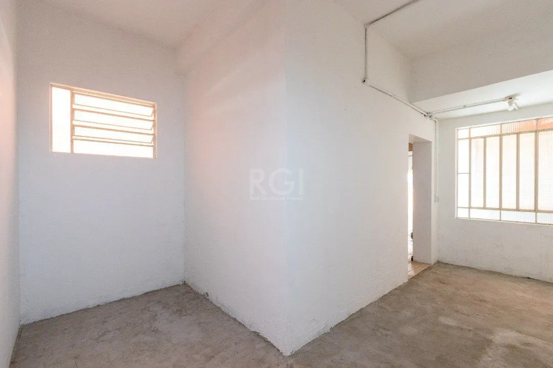 Imagem Casa para Venda - 232m², 3 dormitórios, 2 vagas - Navegantes