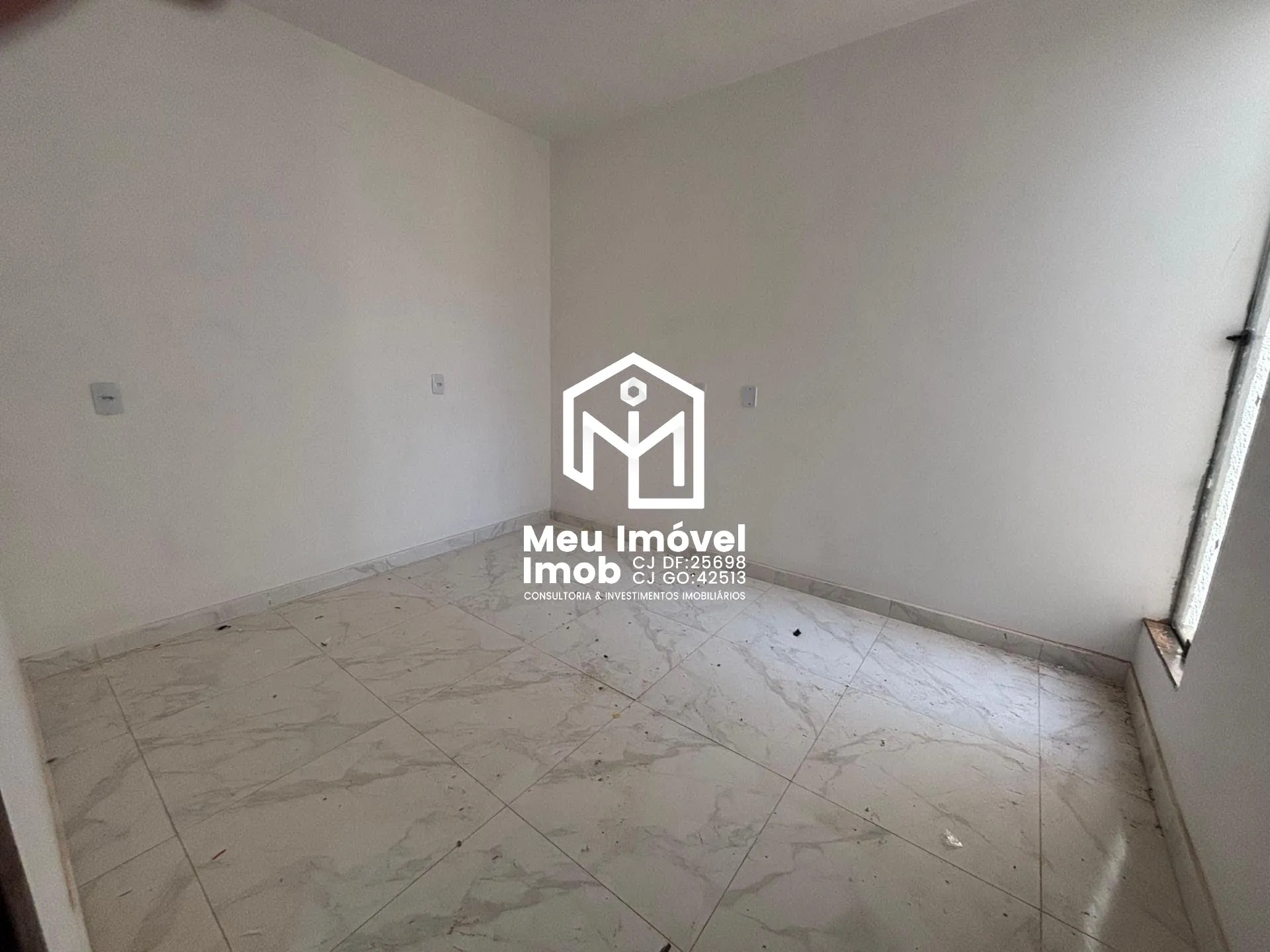 Imagem Casa 2 Quartos 1 Suíte 3 Vagas 82m² Luziânia/GO