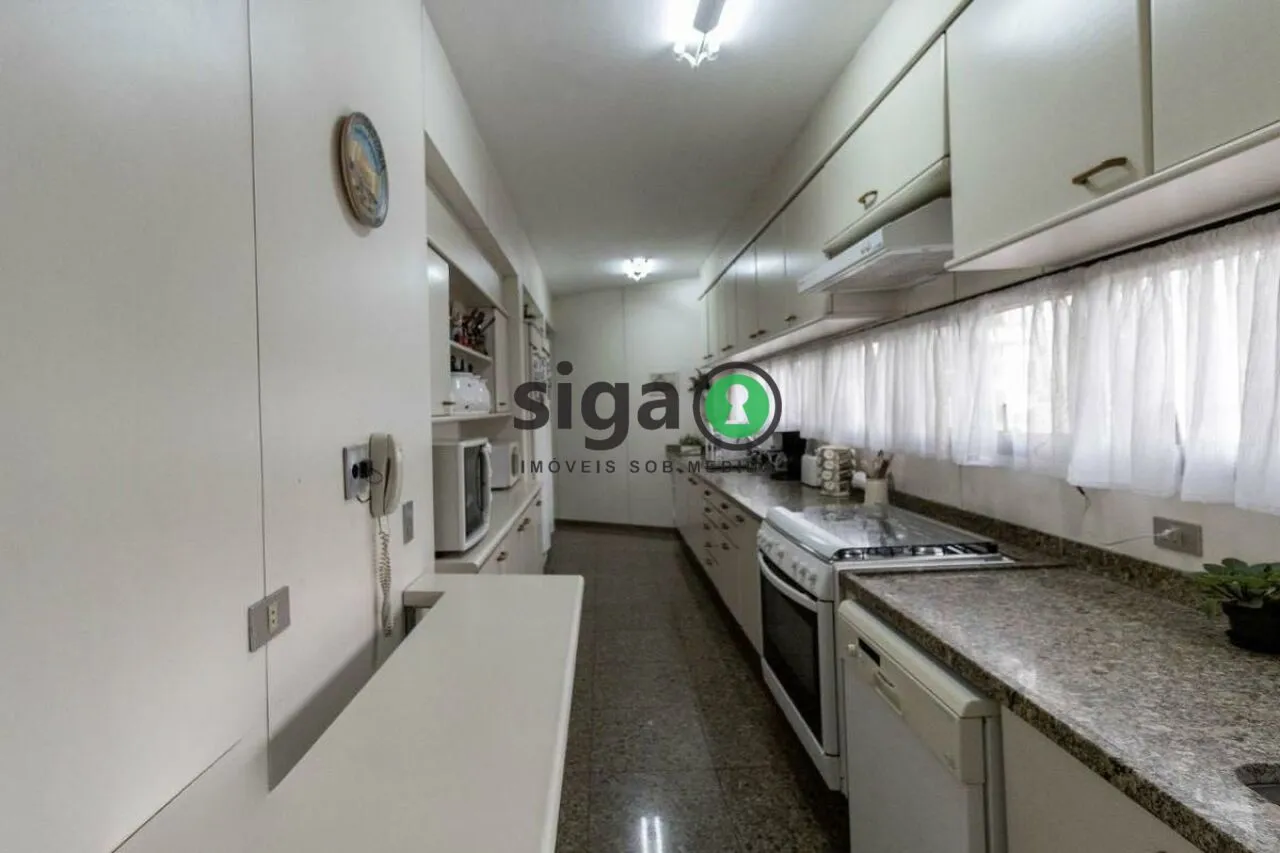 Imagem Apartamento em Moema de 4 Quartos com 4 Vagas - 275m² à Venda.