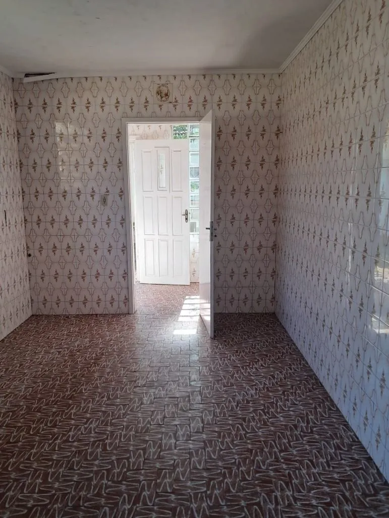 Imagem Boa casa térrea, com 03 dormitórios (sendo 01 suíte), sala, 02 banheiros