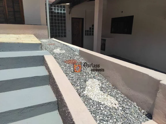 Imagem Chácara em Jundiaí, com ampla casa, escritório, galpão, área de lazer, piscina, bosque.