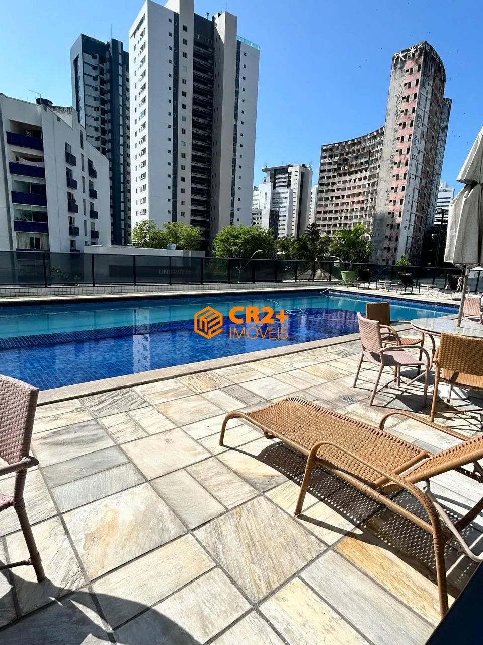 Imagem Vendo apartamento á 3 quadras do Mar em Boa Viagem, Totalmente Nascente!