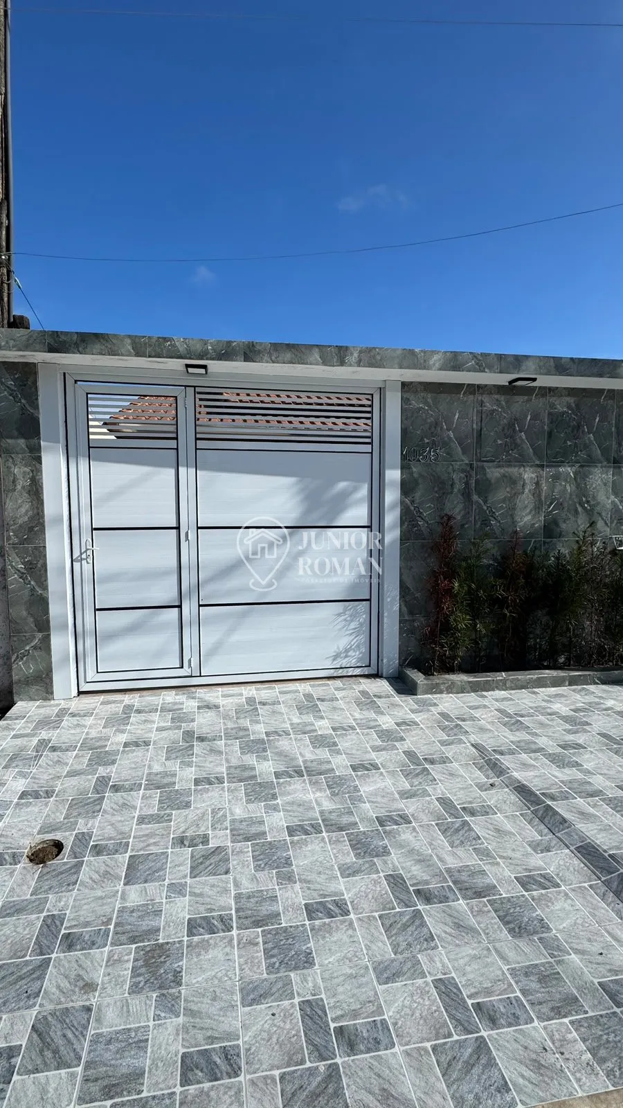 Imagem CASA NOVA COM PISCINA À VENDA EM ITANHAÉM - BAIRRO LARANJEIRAS