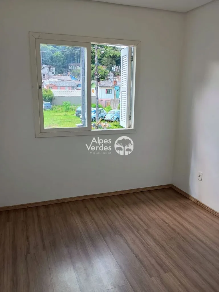 Imagem Vende-se Casa de Alvenária em Gramado, Próximo ao centro, 02 quartos