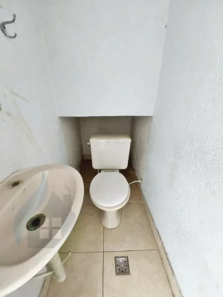 Imagem Casa de 2 dormitórios, 1 sala, 2 banheiros, 1 garagem, com 90m² em Rudge Ramos, São Bernardo do Campo