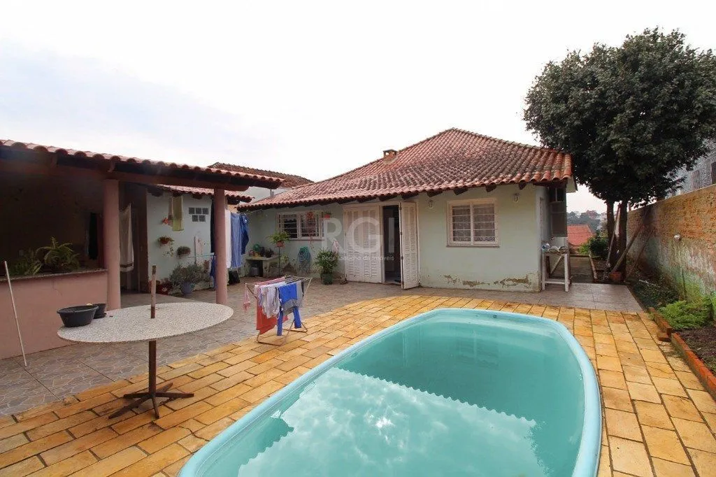 Imagem Casa para Venda - 264m², 3 dormitórios, 2 vagas - Santa Tereza