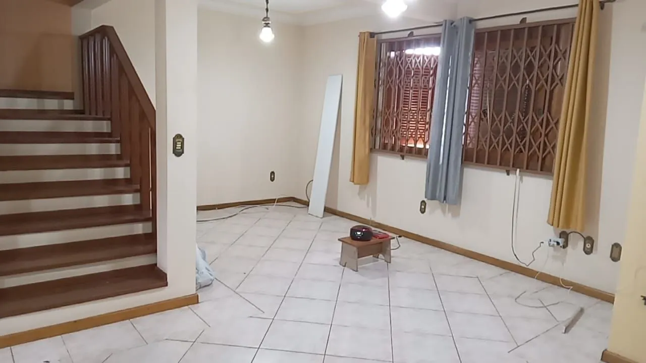 Imagem Casa 03 dormitórios, com páteo