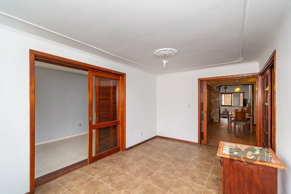 Imagem Casa no Jardim Itu com 6 dormitórios e 2 vagas e piscina