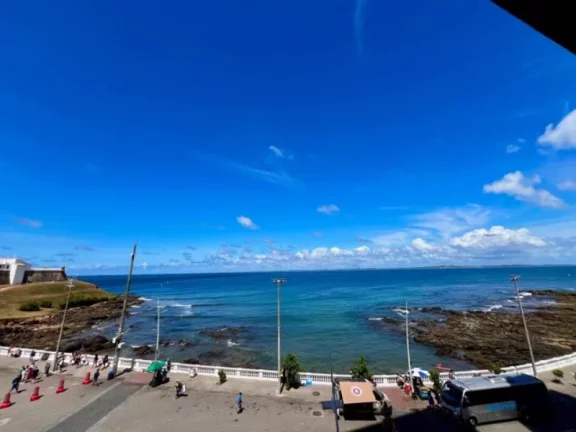 Imagem A 5ª Avenida imóveis selecionou essa rara unidade a venda no Condomínio Quinta da Barra, em frente ao mar do Farol da Barra, 4/4, suite 184,00m²