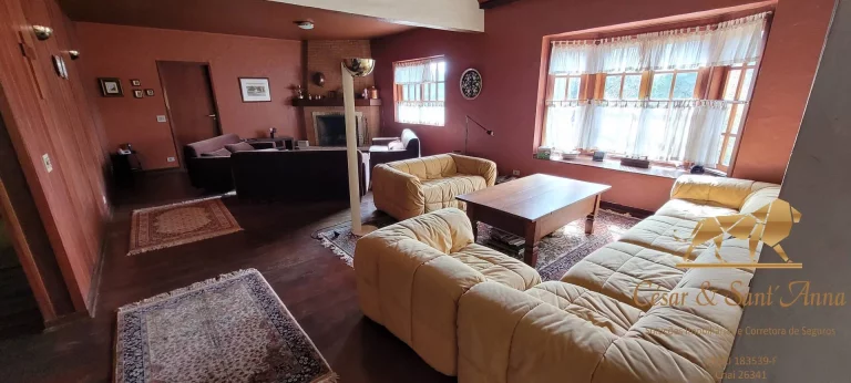 Imagem Oportunidade, Belíssima casa em meio ao verde de Campos do Jordão/SP