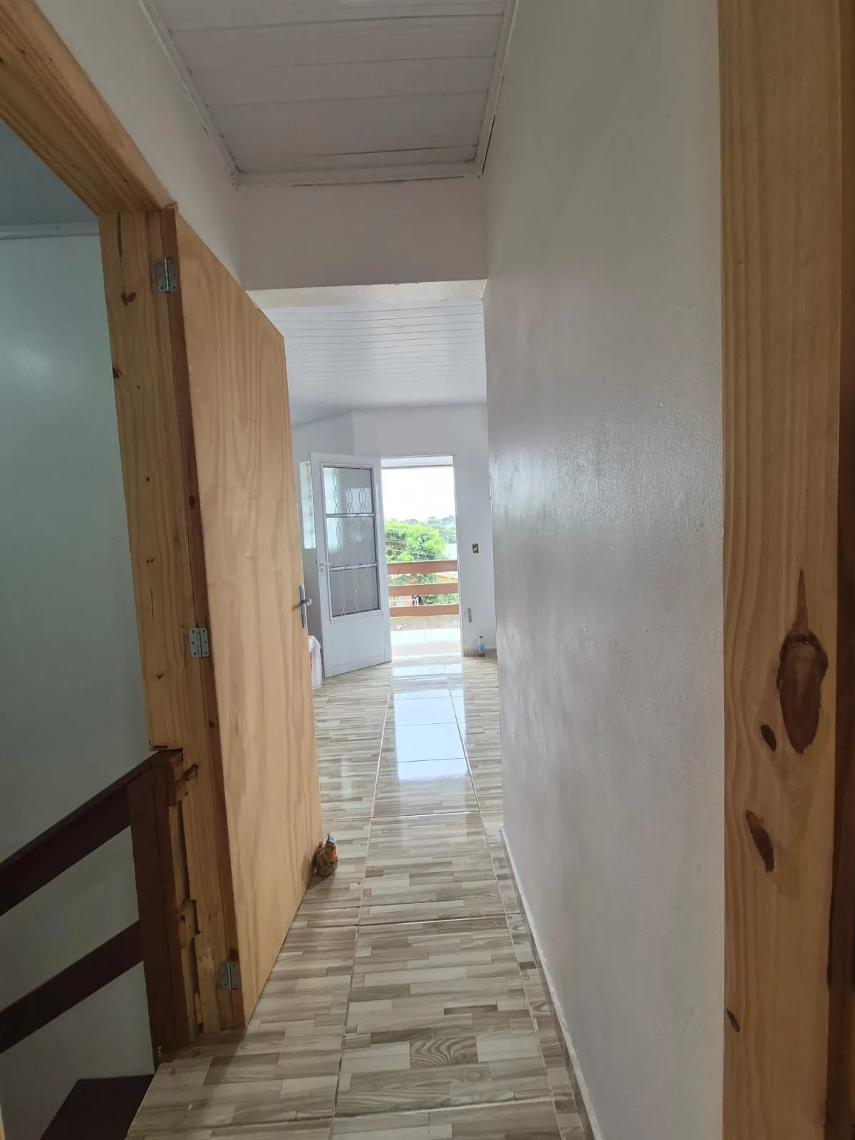 Imagem Belíssima casa de 2 dormitórios com um amplo pátio na cidade de Passo Fundo