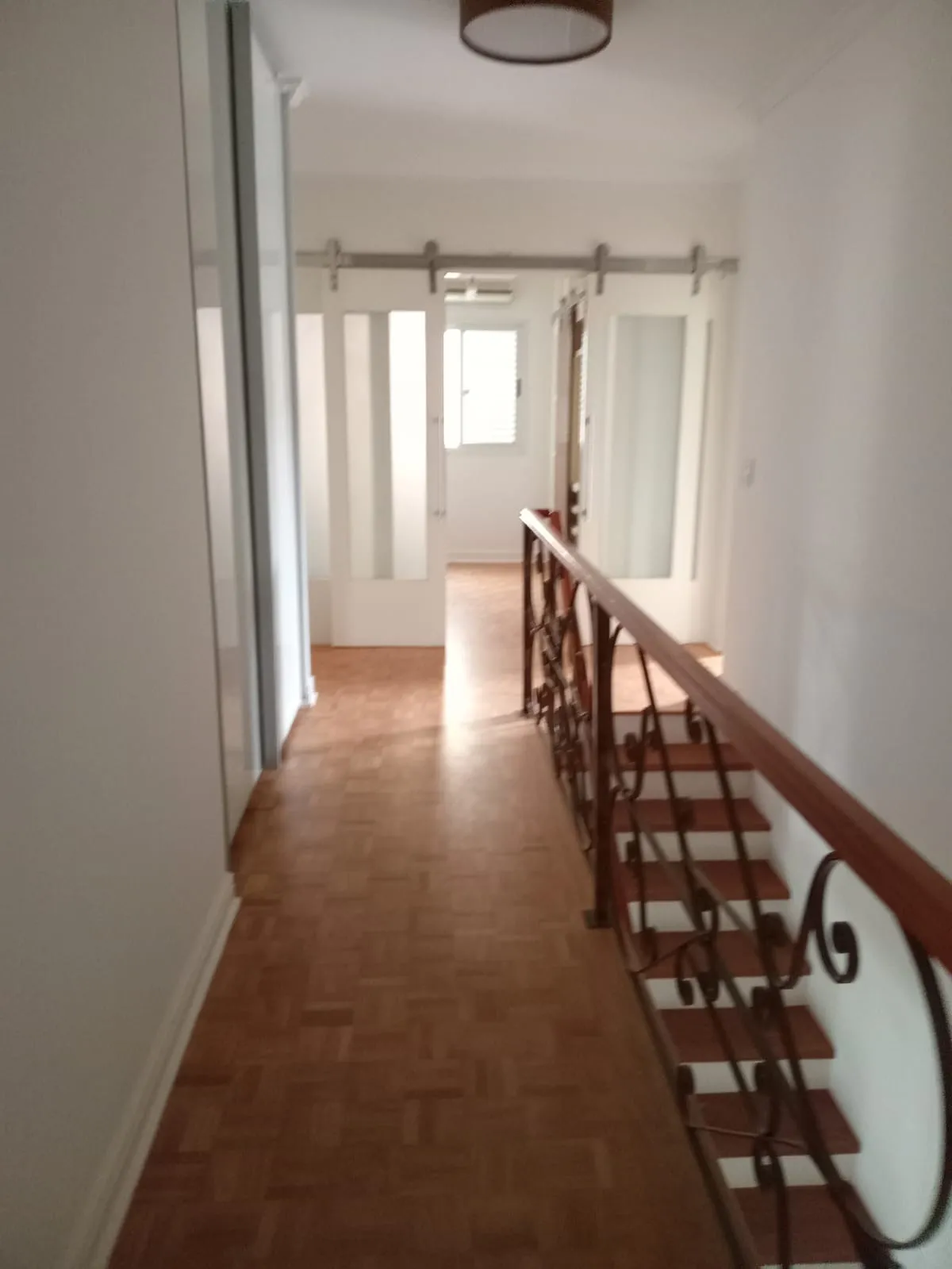 Imagem Aluguel de Casa em Condomínio de Luxo no Tamboré, Santana de Parnaíba-SP: 4 quartos, 1 suíte, 1 sala, 2 banheiros, 4 vagas de garagem, 320m².