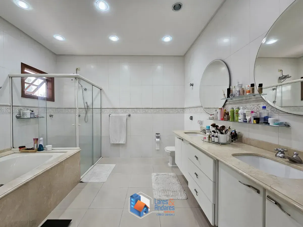 Imagem Sobrado para venda em Jardim Carlu com 4 quartos, sendo 2 suítes, 453m²