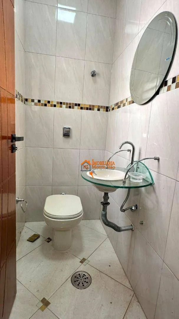Imagem Casa Sobreposta com Piscina em Localização Privilegiada | 390 m² de Terreno