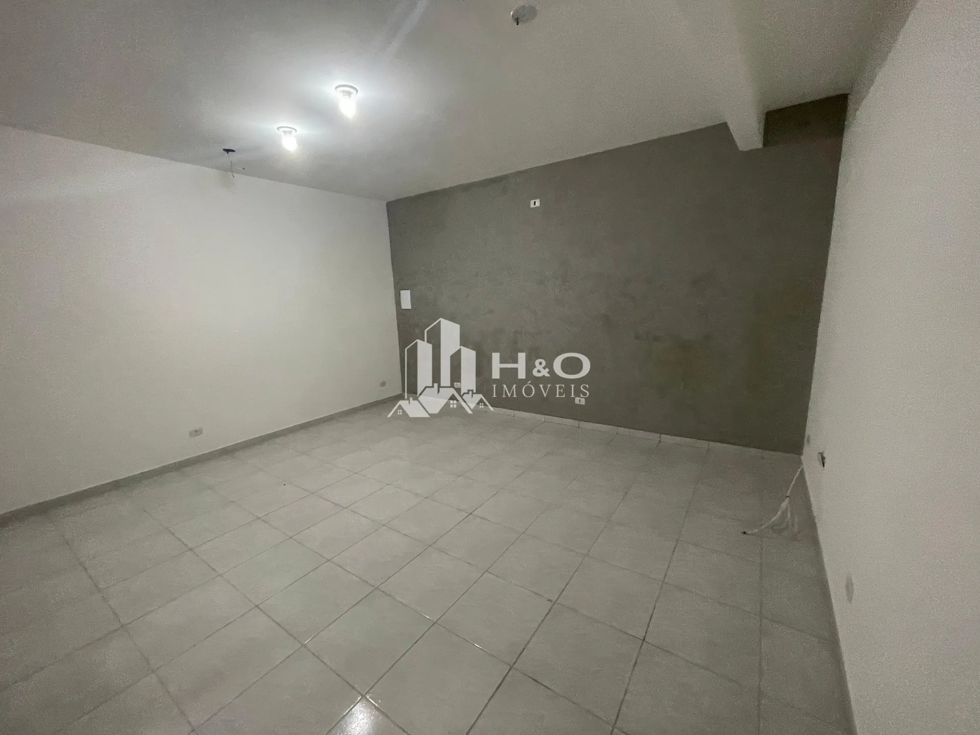 Imagem Salas Comercial Locação na Av. dos Latinos - 24m² | Região Comercial Ampla !