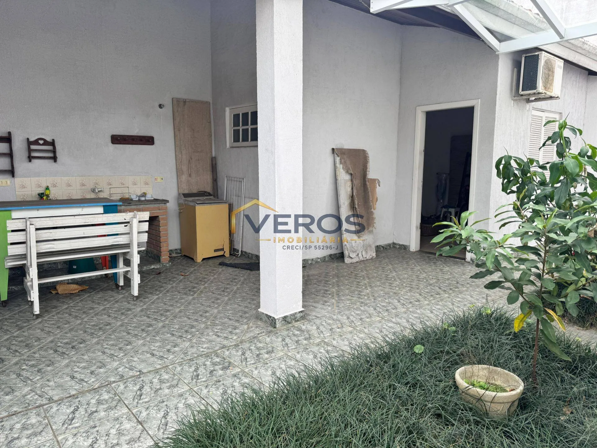 Imagem Casa à venda na Martim de Sá, a apenas 250 metros da praia