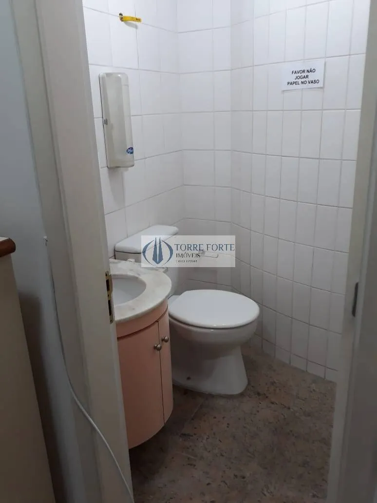 Imagem Sala comercial com 45 m² ótima localização a 650 m da estação Metrô Moema