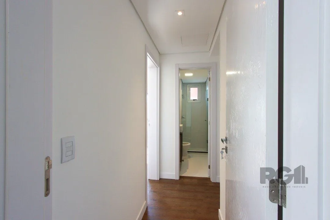 Imagem Apartamento em Porto Alegre no Bairro Petrópolis, de 2 quartos, GARDEN , semi mobiliado
