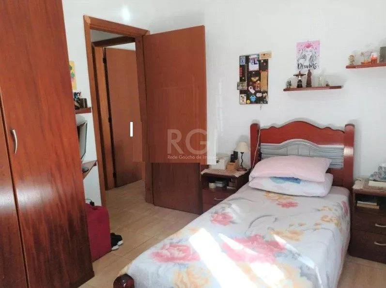 Imagem Apartamento no Menino Deus de 2 dormitórios e dependência térreo com pátio