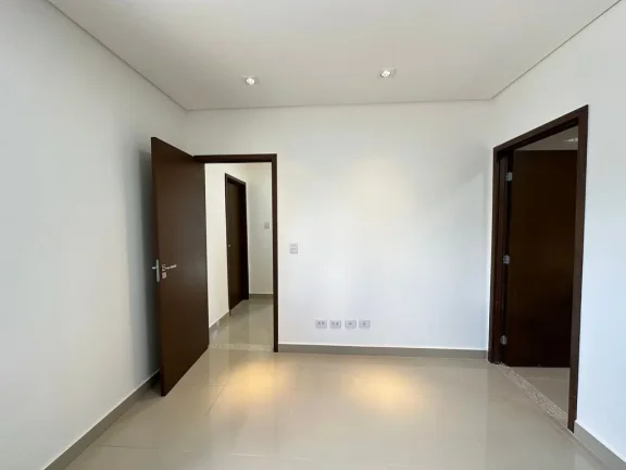Imagem Maravilhoso Sobrado em Condomínio na Melhor Região de Campo Grande!