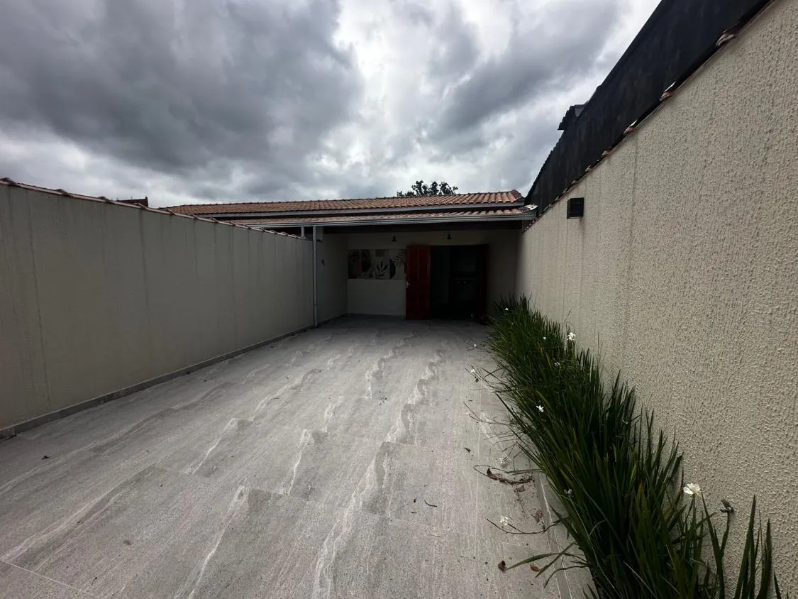 Imagem CASA NOVA COM PISCINA, 02 DORMITÓRIOS E DISPONÍVEL PARA VENDA E LOCAÇÃO LADO PISTA NA VILA ATLÂNTICA EM MONGAGUÁ