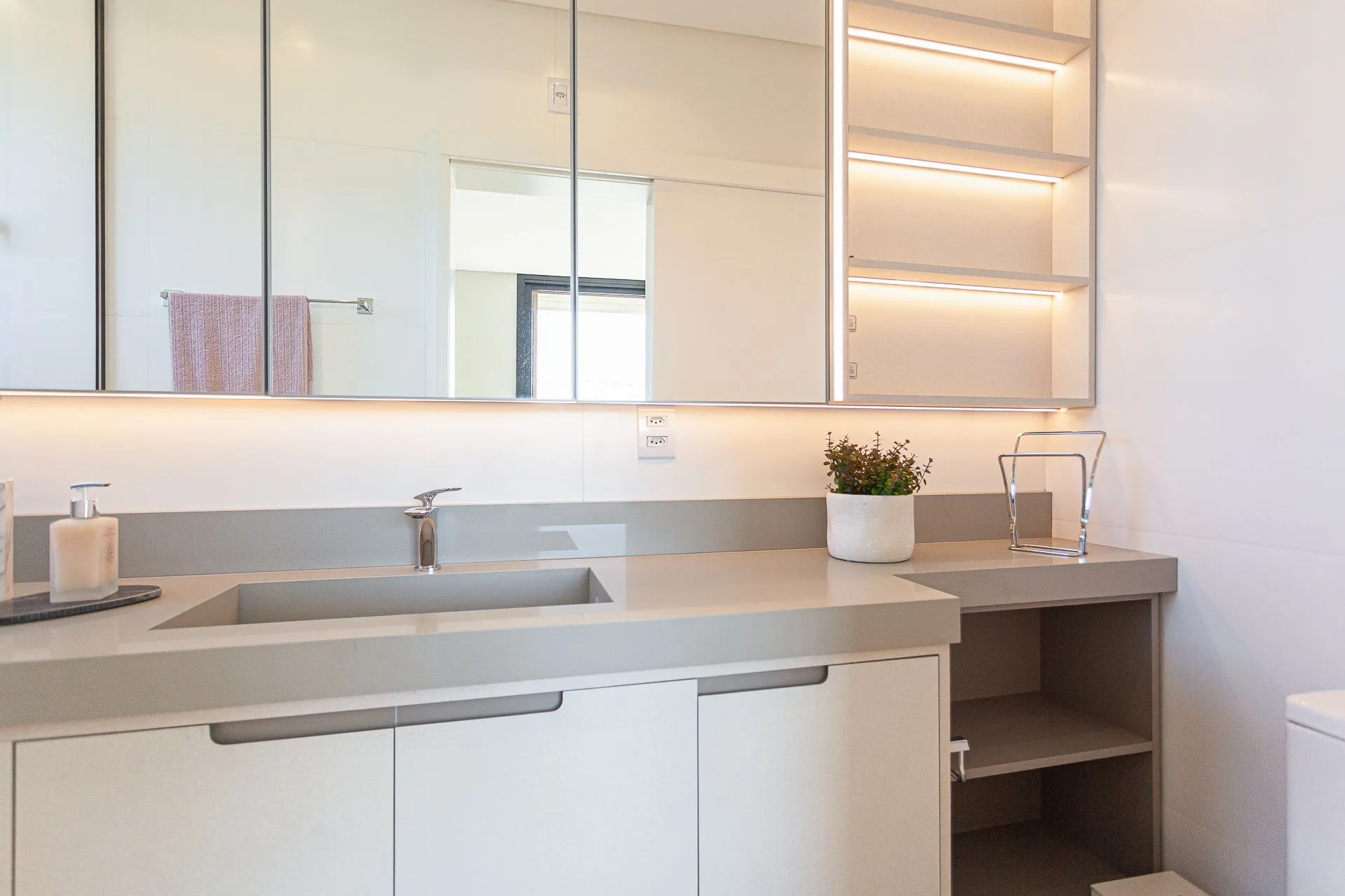 Imagem Casa à venda em Torres, Centenário, com 4 quartos, 368.36m2