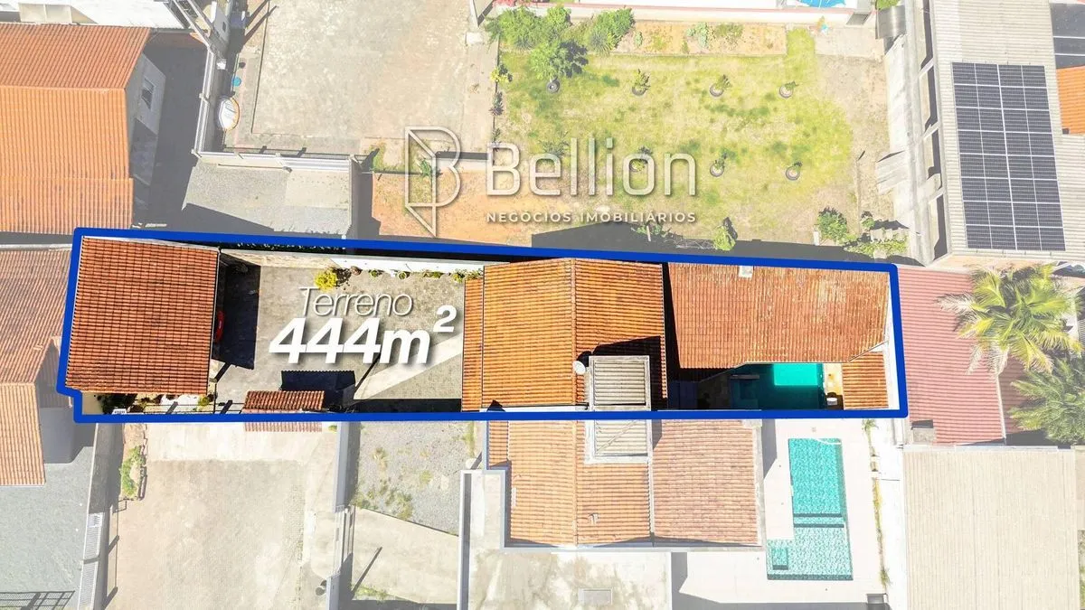 Sobrado com 3 quartos, 444m² de terreno e piscina na Estrada das Areias em Indaial