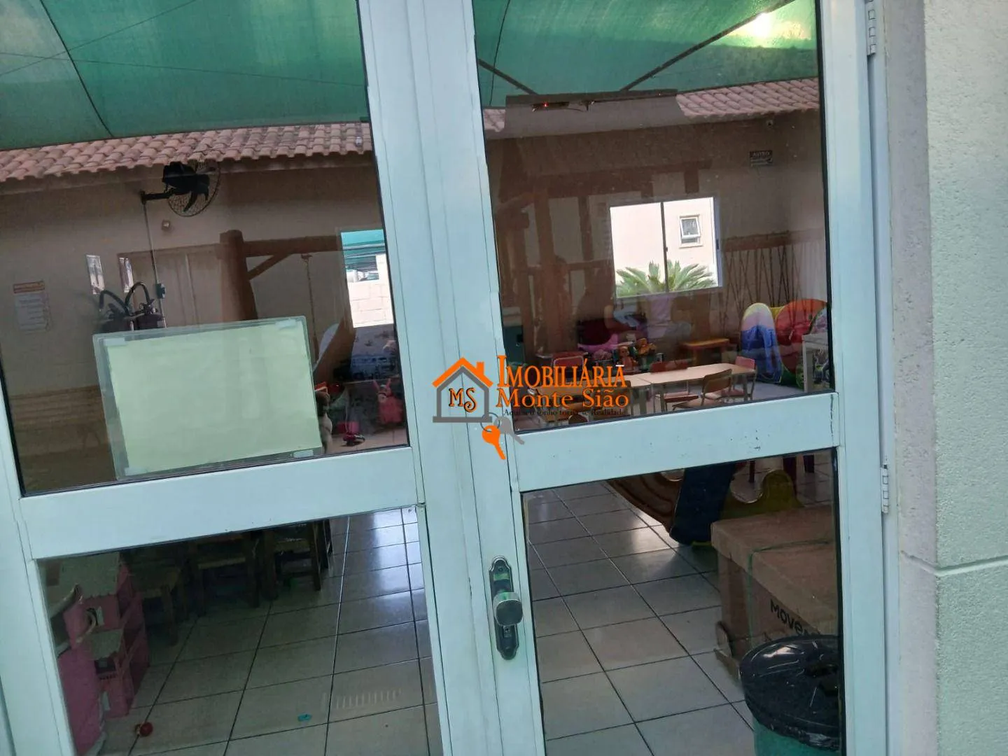 Imagem Apartamento com 3 dormitórios à venda, 56 m² por R$ 315.000,00 - Vila São Carlos - Itaquaquecetuba/SP