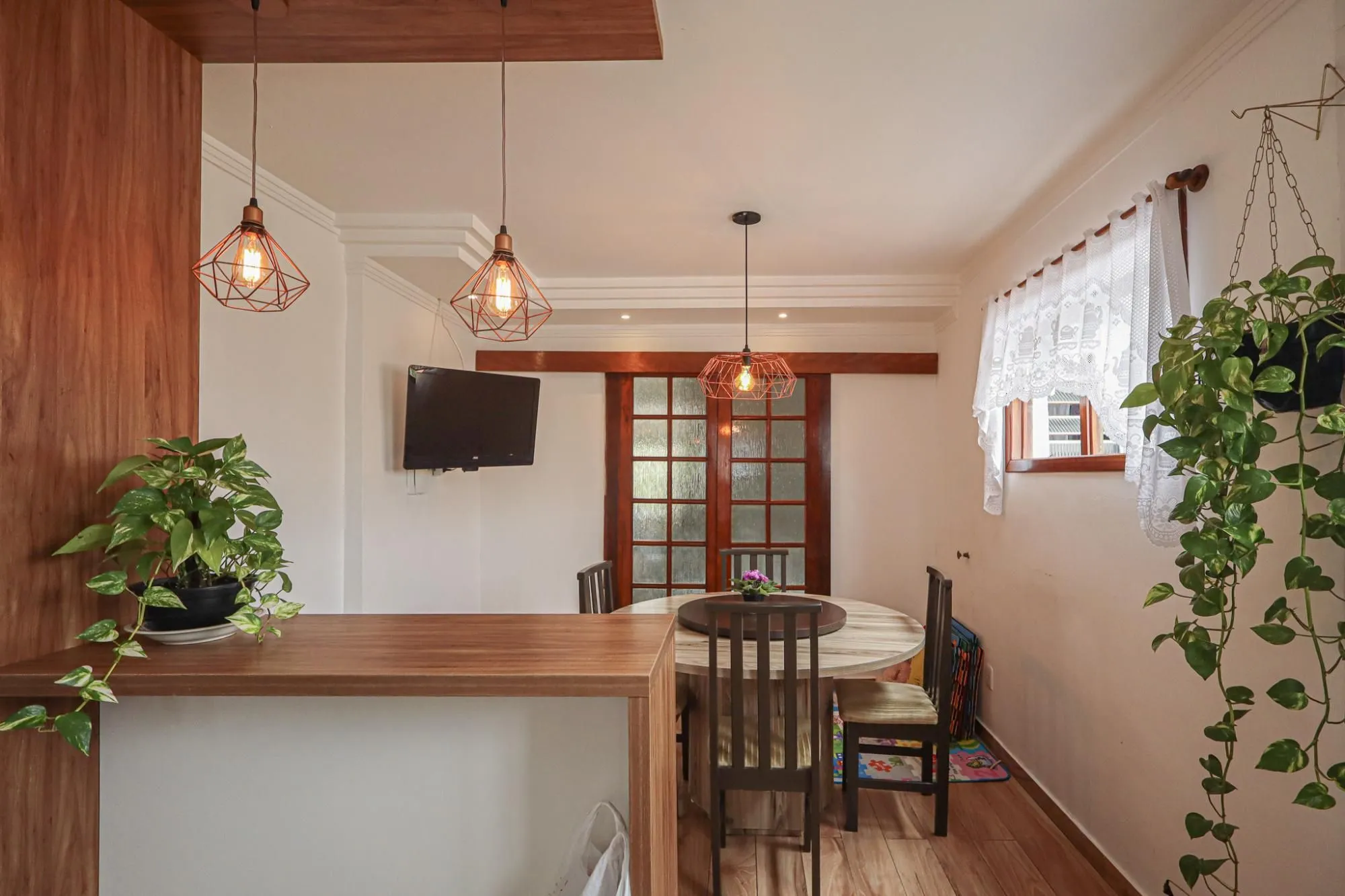 Imagem Casa semi mobiliada, 4 dormitórios no Bairro Jardim Sabará