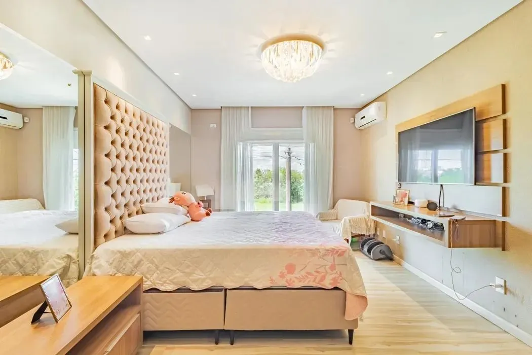 Imagem Casa térrea com 3 dormitórios, suíte e 2 vagas.