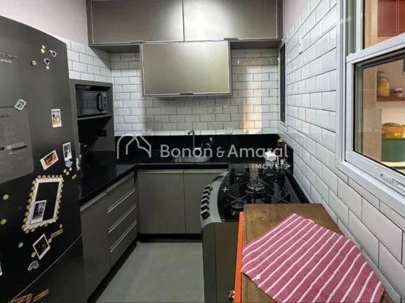Imagem Sobrado com 84m², com 3 quartos sendo 1 suíte, com ambientes muito bem distribuídos, em condomín...