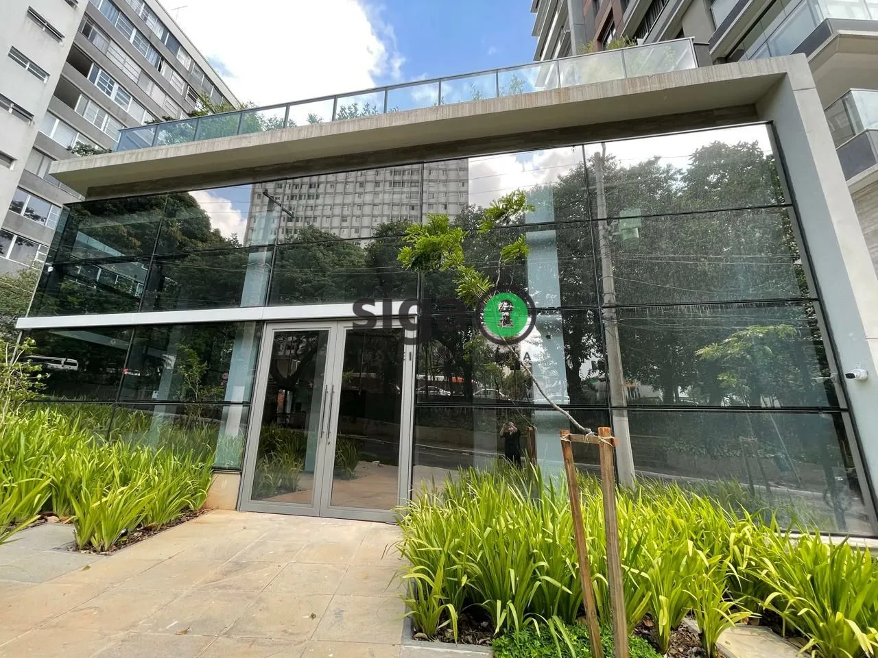 Foto do imóvel Loja à Venda no Jardim América, com 200m², 4 vgs e com ótimo inquilino com contrato