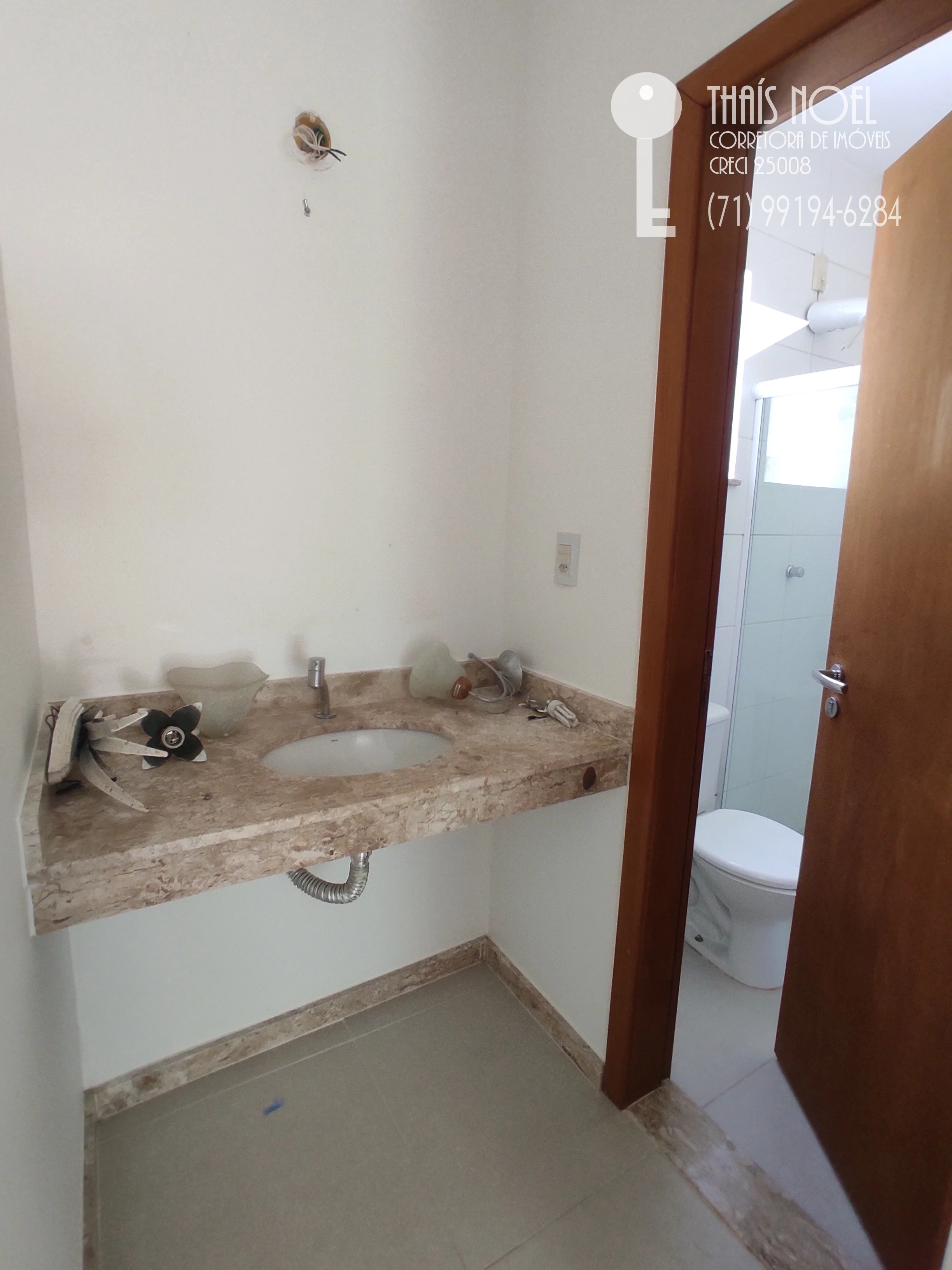 Imagem CASA DE 4/4 E 3 VAGAS EM CONDOMÍNIO FECHADO DE BURAQUINHO (LAURO DE FREITAS)