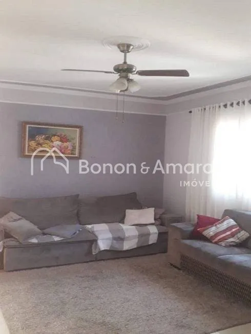Imagem Casa em condomínio com 217 m² e 3 quartos