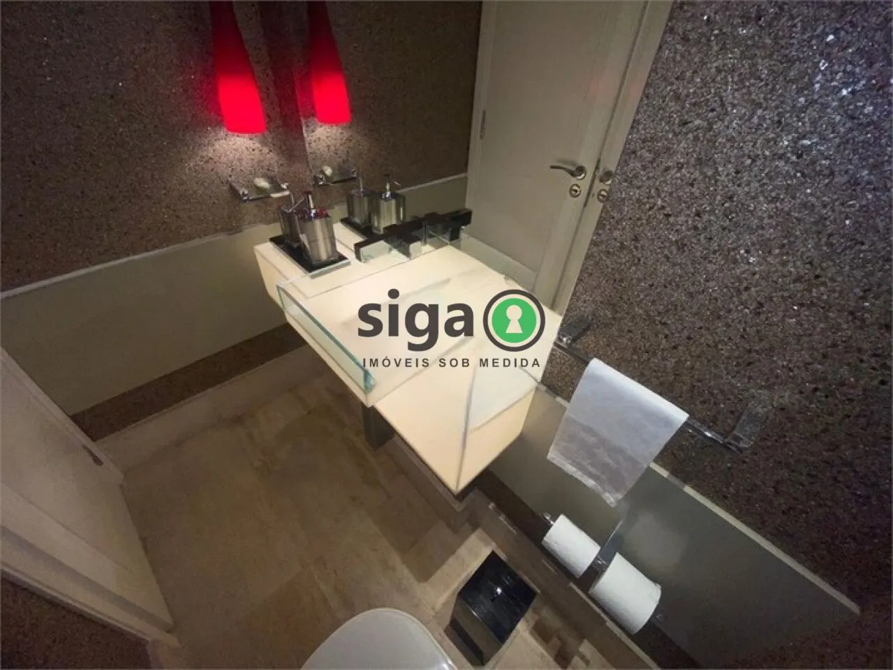 Imagem Apartamento Duplex Alto Padrão na Vila Nova Conceição de 2 Suítes com 3 Vagas à Venda.
