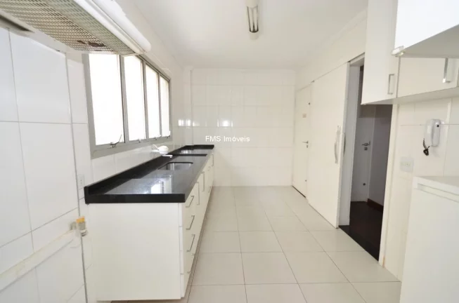 Imagem Imperdível apartamento à venda em Moema, São Paulo-SP: 3 quartos, 1 suíte, 2 banheiros, 1 vaga de garagem e 95m² de luxo!