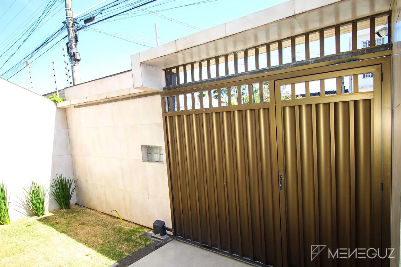 Imagem Casa à venda em Guarapari, na praia do morro, composta de 5 quartos, sendo 4 suítes alto padrão de acabamento