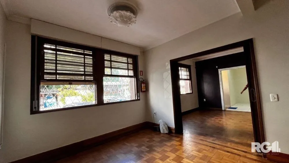 Imagem CASA A VENDA, AMPLA NA COMENDADOR BATISTA!