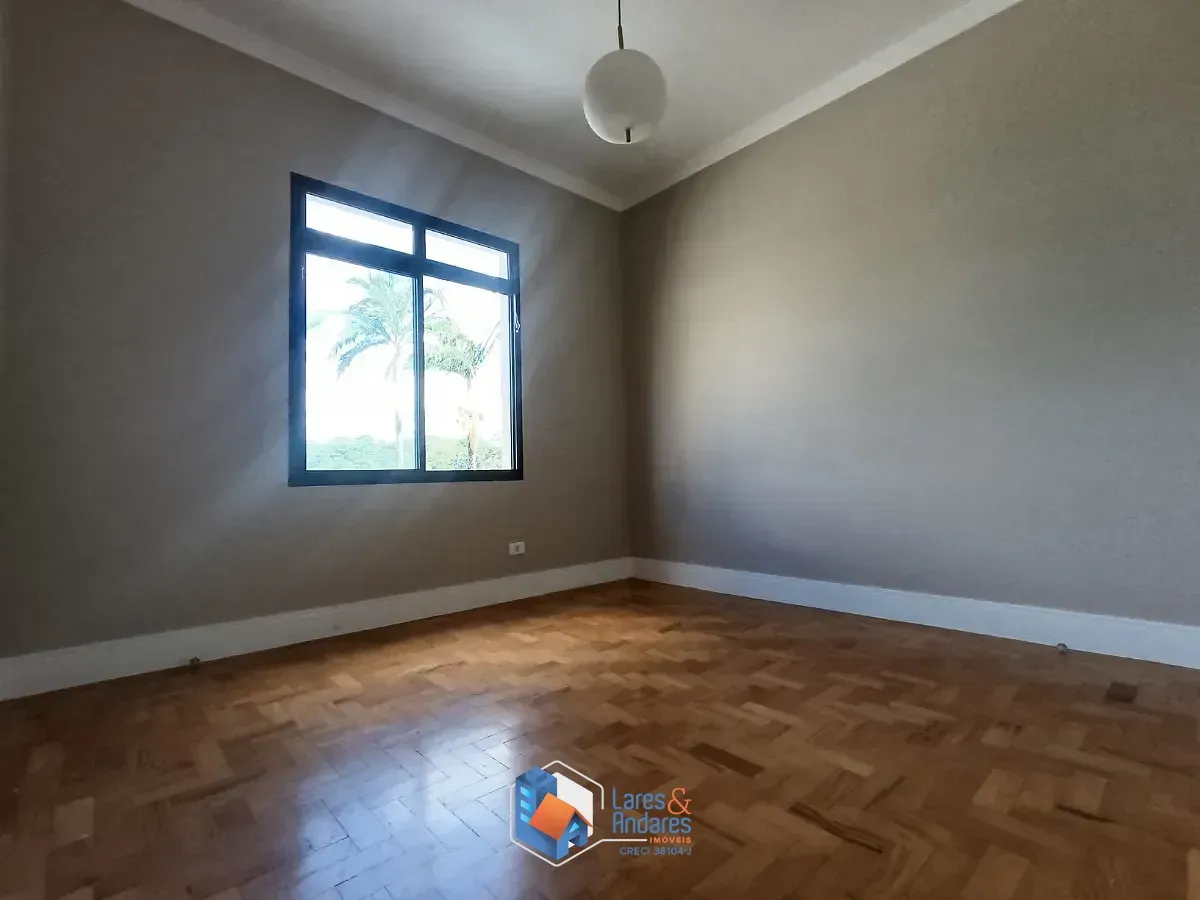 Imagem Casa para venda em Horto Florestal com 4 quartos, sendo 2 suítes, 156m²