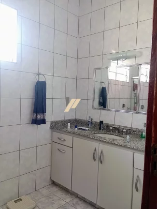 Imagem Casa à venda com 3 quartos no Cambuí em Campinas, São Paulo.