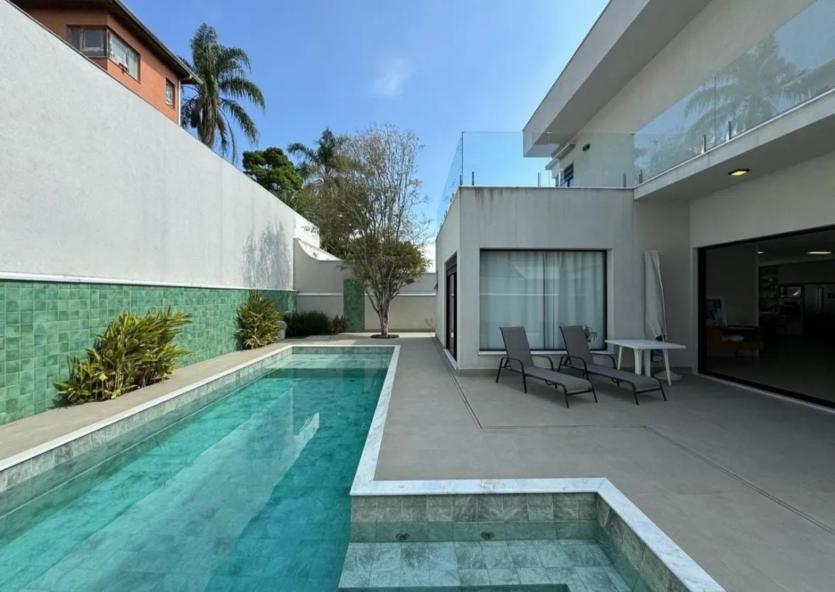 Foto do imóvel Casa de Altíssimo Padrão à Venda no Alphaville 01 em Barueri, 5 suítes, 600 m², piscina aquecida, mobiliada e terreno de 560 m² em ALPHAVILLE RESIDENCIAL UM, BARUERI - SP
